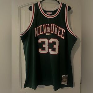 Classics 1970 Kareem Abdul-Jabbar Milwaukee Bucks Swingman Jersey